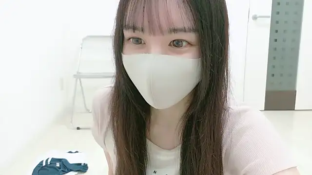  Mia land  online show from February 10, 2026, 1:10 pm