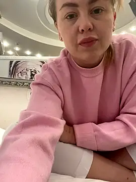 MartaLuna  online show from November 7, 2025, 10:53 am