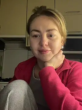 MartaLuna  online show from February 26, 2026, 8:09 pm