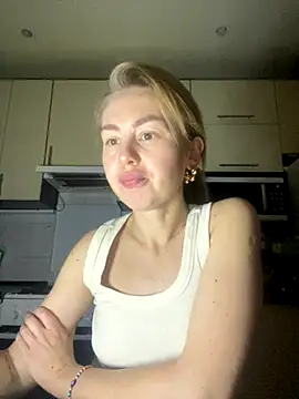 MartaLuna  online show from December 2, 2025, 7:26 pm