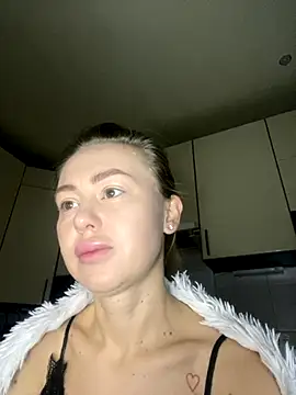 MartaLuna  online show from November 21, 2025, 2:10 am