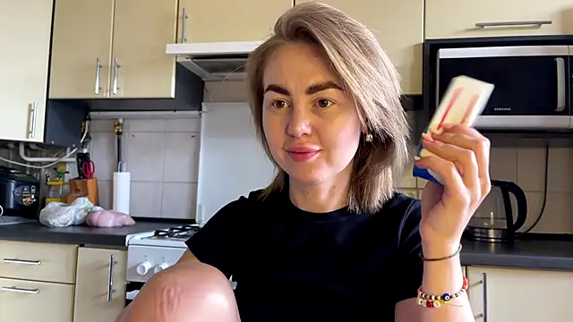MartaLuna  online show from July 25, 2026, 12:44 pm