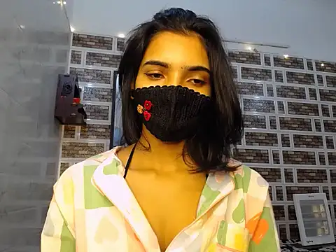 Snapshot of Sweetangle24 chatting on November 22, 2025, 10:03 am Sweetangle24 online show from November 22, 2025, 10:03 am