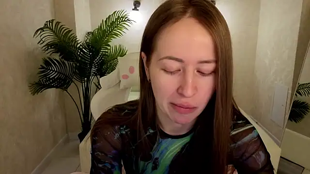 bella li   online show from February 19, 2026, 1:13 am