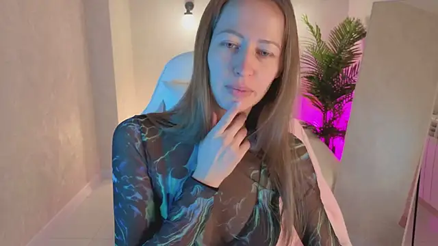 Snapshot of bella_li__ chatting on November 29, 2025, 1:06 am bella li online show from November 29, 2025, 1:06 am