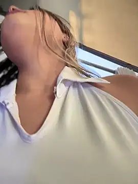 Snapshot of MayaMoanXXX chatting on November 20, 2025, 1:12 pm MayaMoanXXX online show from November 20, 2025, 1:12 pm