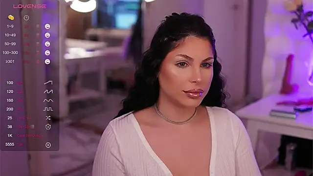 PlayfulAvalyn online show from October 10, 2025, 10:32 pm