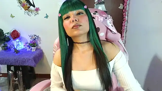 Maron baez 18 online show from March 17, 2026, 6:38 am