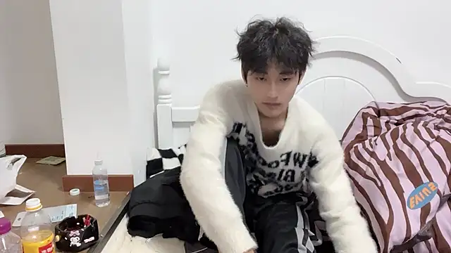 yangyang-2563 online show from October 6, 2025, 1:45 pm