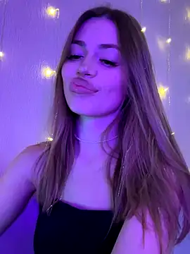 Elizabeth Tay online show from November 6, 2025, 5:39 pm