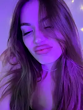 Elizabeth Tay online show from November 11, 2025, 5:19 pm