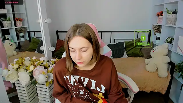 Elma Lily online show from December 17, 2025, 7:24 am