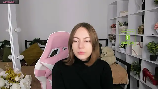 Elma Lily online show from December 21, 2025, 6:48 am