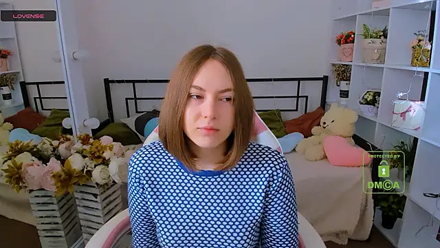 Elma Lily online show from February 2, 2026, 7:18 am