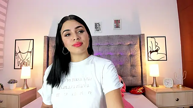 Linda Fosterr online show from November 15, 2025, 2:37 am