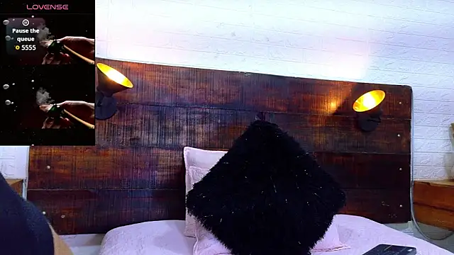 JhosuaVega online show from October 17, 2025, 6:53 pm