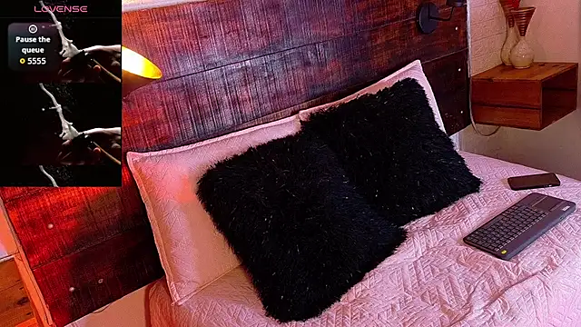 JhosuaVega online show from October 10, 2025, 7:58 pm