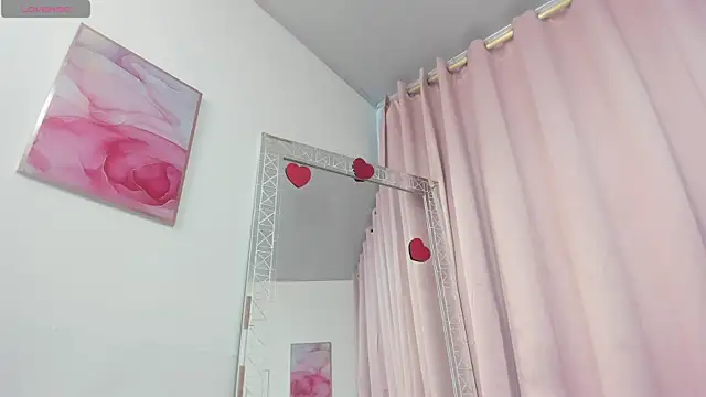 Snapshot of miajhonsonx chatting on June 9, 2026, 2:07 pm miajhonsonx online show from June 9, 2026, 2:07 pm
