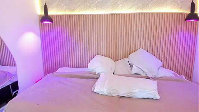 Snapshot of ValeryCortezm chatting on October 24, 2025, 12:31 am ValeryCortezm online show from October 24, 2025, 12:31 am