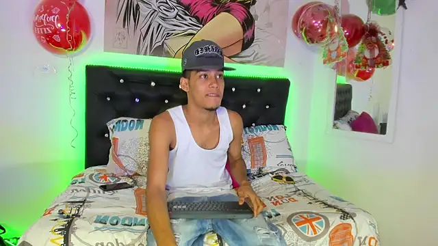 xxKamadevaxx online show from December 1, 2025, 12:28 pm