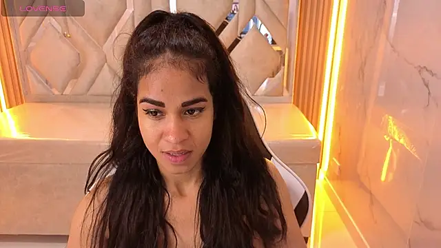 Maia Tx online show from December 5, 2025, 1:16 am