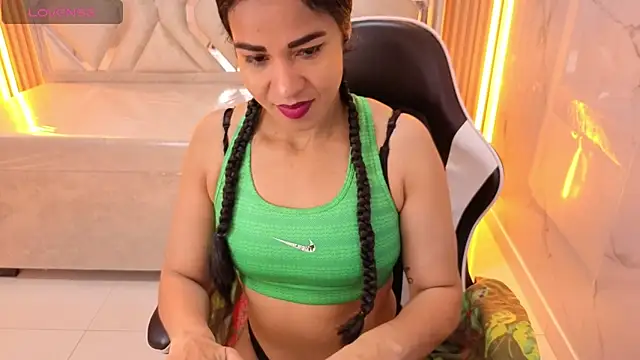 Maia Tx online show from December 4, 2025, 1:10 pm