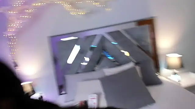 Snapshot of Isa_Rouse__ chatting on October 17, 2025, 2:48 am Isa Rouse online show from October 17, 2025, 2:48 am