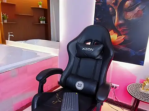 Snapshot of Isa_Rouse__ chatting on October 11, 2025, 3:07 am Isa Rouse online show from October 11, 2025, 3:07 am