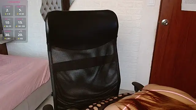 Snapshot of daphne_walton chatting on October 16, 2025, 11:51 am daphne walton online show from October 16, 2025, 11:51 am