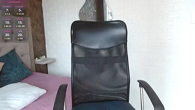 Snapshot of daphne_walton chatting on November 16, 2025, 2:33 pm daphne walton online show from November 16, 2025, 2:33 pm