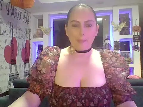 Snapshot of Venusina_07 chatting on October 18, 2025, 6:59 am Venusina 07 online show from October 18, 2025, 6:59 am