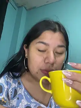 Snapshot of April_Becker chatting on August 3, 2026, 3:25 am April Becker online show from August 3, 2026, 3:25 am