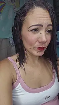 Snapshot of Lhia_ chatting on November 28, 2025, 7:03 pm Lhia online show from November 28, 2025, 7:03 pm