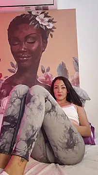 Snapshot of Lhia_ chatting on November 8, 2025, 6:22 pm Lhia online show from November 8, 2025, 6:22 pm