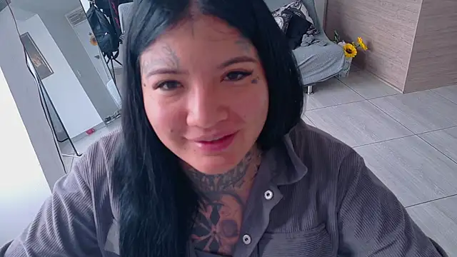 Snapshot of Unatatuada chatting on October 11, 2025, 12:39 pm Unatatuada online show from October 11, 2025, 12:39 pm