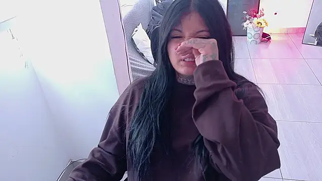 Snapshot of Unatatuada chatting on October 24, 2025, 7:35 pm Unatatuada online show from October 24, 2025, 7:35 pm