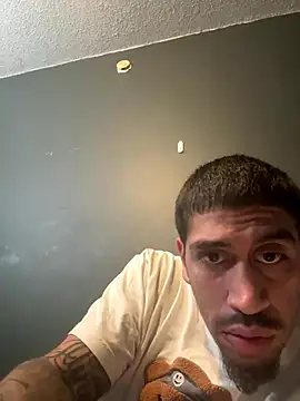 Snapshot of busnfatnutsLildee chatting on November 4, 2025, 1:20 am busnfatnutsLildee online show from November 4, 2025, 1:20 am