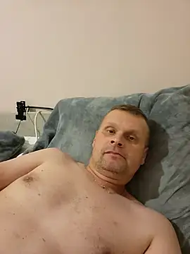 tygros11 online show from November 17, 2025, 4:55 pm