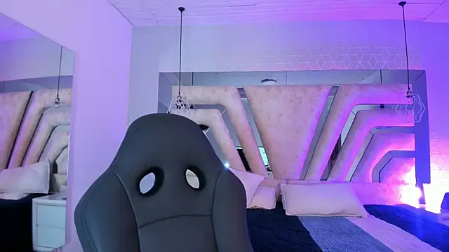 Snapshot of MariaFlowers chatting on October 22, 2025, 4:01 am MariaFlowers online show from October 22, 2025, 4:01 am