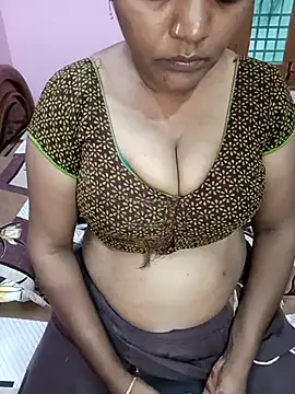 Snapshot of KannadaTamilTeluguBeauty chatting on July 25, 2026, 12:55 pm KannadaTamilTeluguBeauty online show from July 25, 2026, 12:55 pm