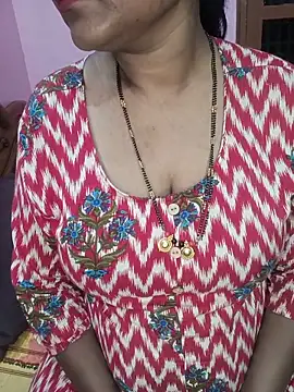 Snapshot of KannadaTamilTeluguBeauty chatting on May 28, 2026, 6:03 pm KannadaTamilTeluguBeauty online show from May 28, 2026, 6:03 pm