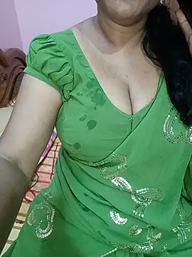 Snapshot of KannadaTamilTeluguBeauty chatting on June 20, 2026, 6:02 pm KannadaTamilTeluguBeauty online show from June 20, 2026, 6:02 pm