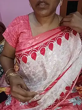 Snapshot of KannadaTamilTeluguBeauty chatting on June 28, 2026, 1:28 pm KannadaTamilTeluguBeauty online show from June 28, 2026, 1:28 pm