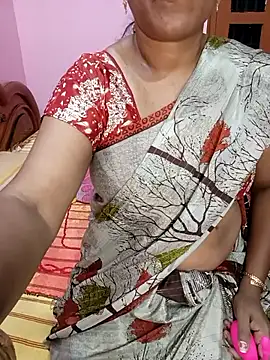 Snapshot of KannadaTamilTeluguBeauty chatting on June 17, 2026, 7:46 pm KannadaTamilTeluguBeauty online show from June 17, 2026, 7:46 pm