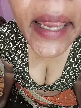 Snapshot of KannadaTamilTeluguBeauty chatting on June 23, 2026, 1:25 am KannadaTamilTeluguBeauty online show from June 23, 2026, 1:25 am