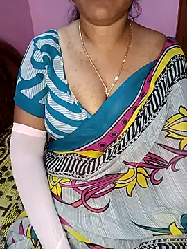 Snapshot of KannadaTamilTeluguBeauty chatting on December 1, 2025, 2:40 pm KannadaTamilTeluguBeauty online show from December 1, 2025, 2:40 pm