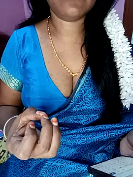 Snapshot of KannadaTamilTeluguBeauty chatting on December 3, 2025, 12:04 pm KannadaTamilTeluguBeauty online show from December 3, 2025, 12:04 pm