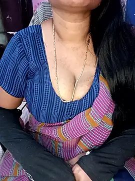 Snapshot of KannadaTamilTeluguBeauty chatting on February 8, 2026, 6:00 am KannadaTamilTeluguBeauty online show from February 8, 2026, 6:00 am