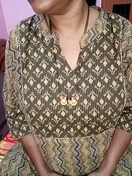 Snapshot of KannadaTamilTeluguBeauty chatting on May 29, 2026, 6:14 pm KannadaTamilTeluguBeauty online show from May 29, 2026, 6:14 pm