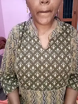 Snapshot of KannadaTamilTeluguBeauty chatting on May 11, 2026, 5:43 pm KannadaTamilTeluguBeauty online show from May 11, 2026, 5:43 pm